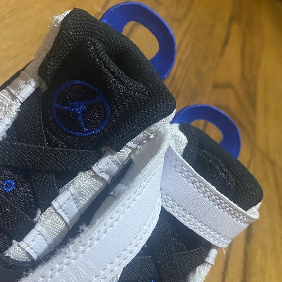 Air Jordan 6 Rings Sneakers - Picture 5 of 9